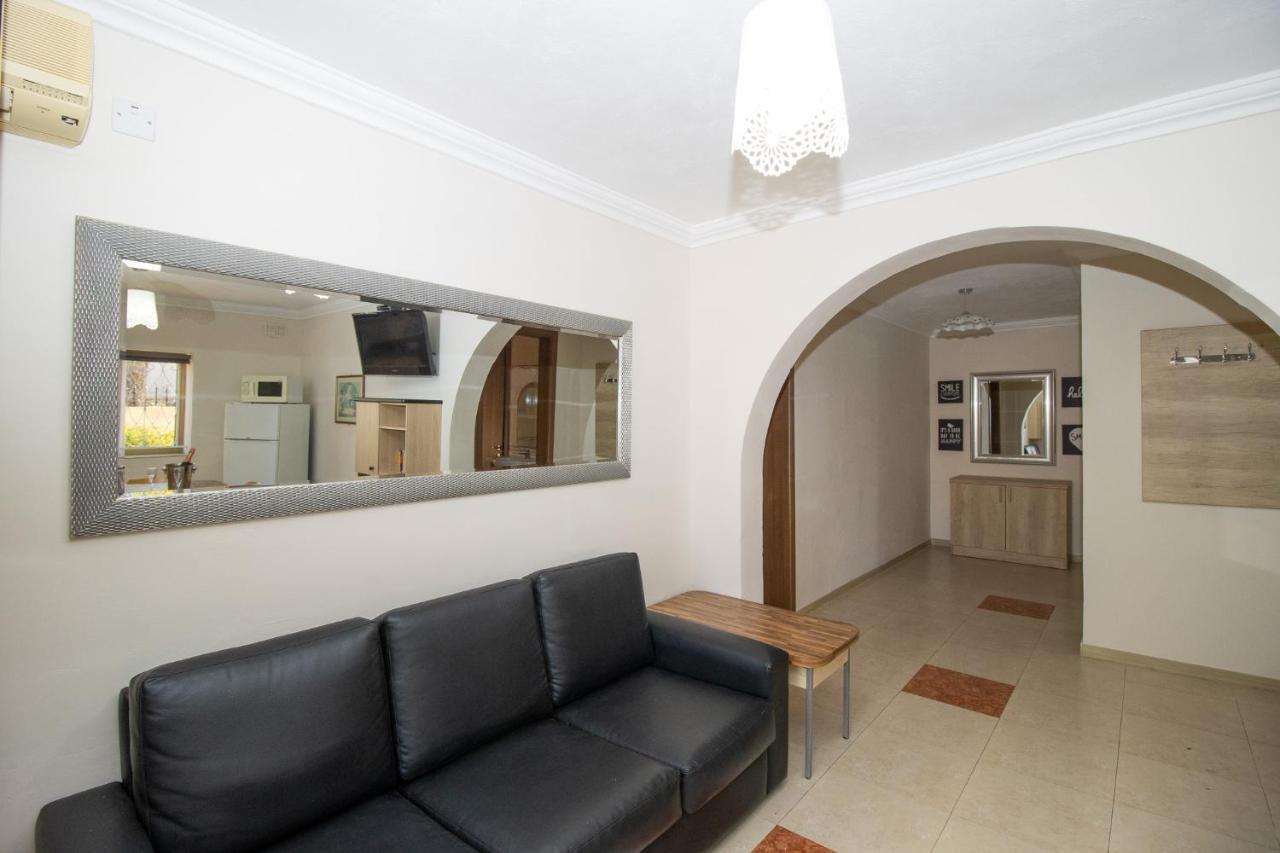 Tranquil Villa Apartments Units Mellieħa Екстериор снимка